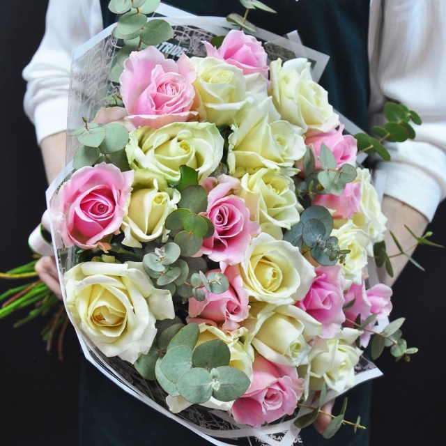 Букет из Розы Пинк и Розы Аваланж 60 см «Голландская Мечта»