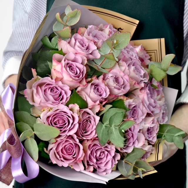 Букет из Роз Мемори Лейн 25 шт 40 см «Лиловое волшебство»