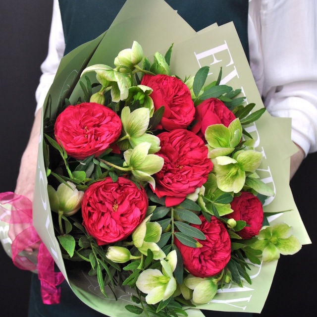 Букет из Рэд Пиано и Хелеборуса «Лаймовый коктейль» Букет из Рэд Пиано и Хелеборуса «Лаймовый коктейль»