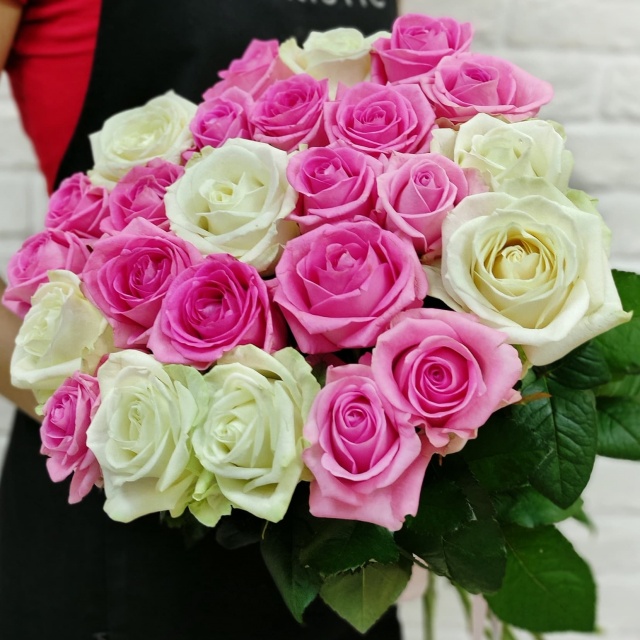 Букет из Роз «Микс розово-белый» под ленту 60 см