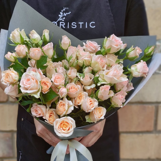 Букет Кустовых Роз «Ненаглядной»