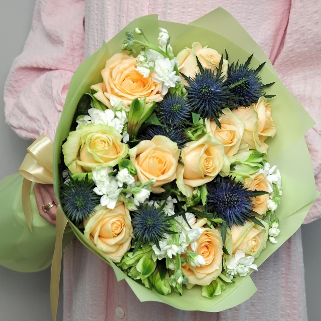 Букет из Роз, Маттиолы и Альстромерий «Прекрасный день»