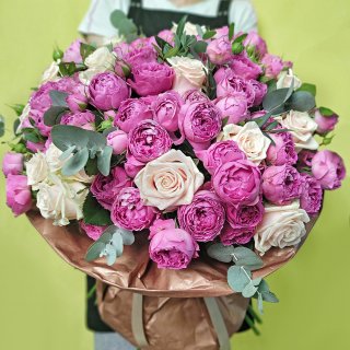 Букет из роз Мисти баблс и чайная Розы «Очаровательной»