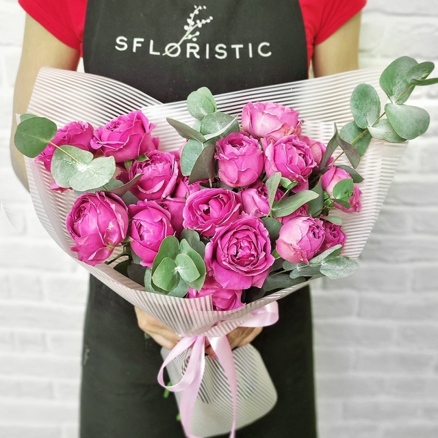 Букет из Роз Мисти Баблс «Неотразимой»