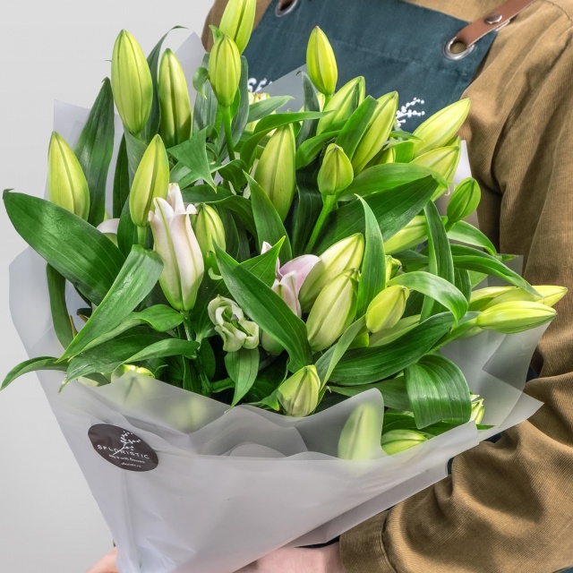 Букет из Белой лилии 11 шт «Стильной»