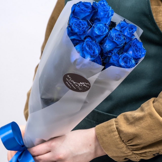 Букет из синих роз 60 см 9 шт «Роса после дождя»