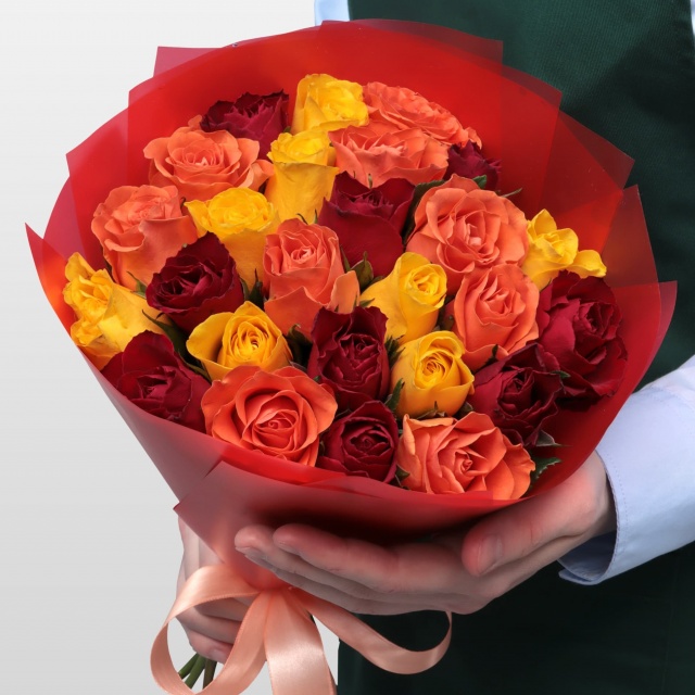 Букет из желто-красных Роз Кения 40 см 25 шт «Пламя любви»