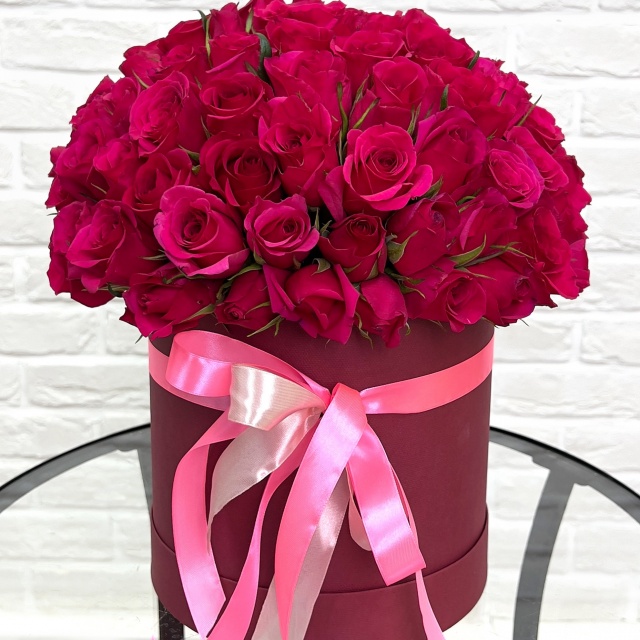 Малиновая роза Кения в коробке 51 шт «Вечная любовь»