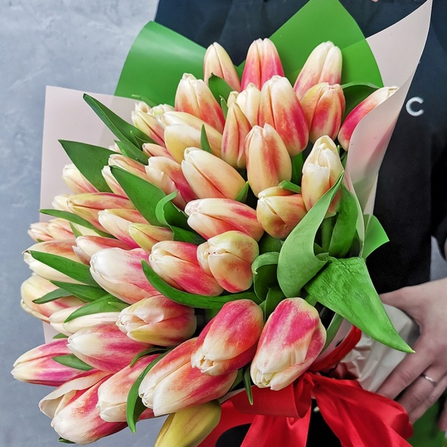 Букет Тюльпанов 31 шт «Загадочной»