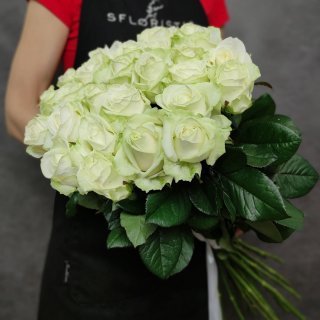 Букет из белых роз 60 см 