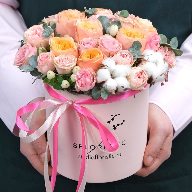 Композиция из Роз «Романтическая нежность»