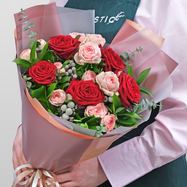 Букет Кустовых Роз «Бруния» Букет Кустовых Роз «Бруния»