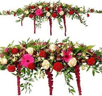 Настольная композиция из Роз, Георгин и Альстромерии «Сезон красного»