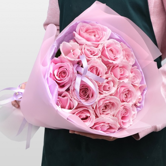 Букет из розовых Роз 60 см «Рубин»