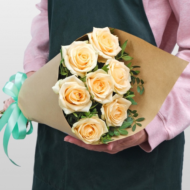 Букет из кремовых Роз 60 см «Тефида»