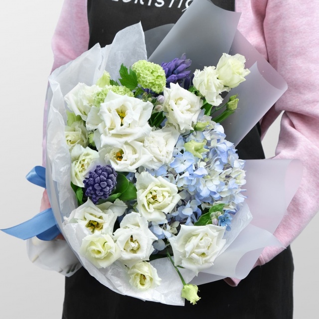Букет из Гортензии, Эустомы, Гиацинта «Мелодия чувств»