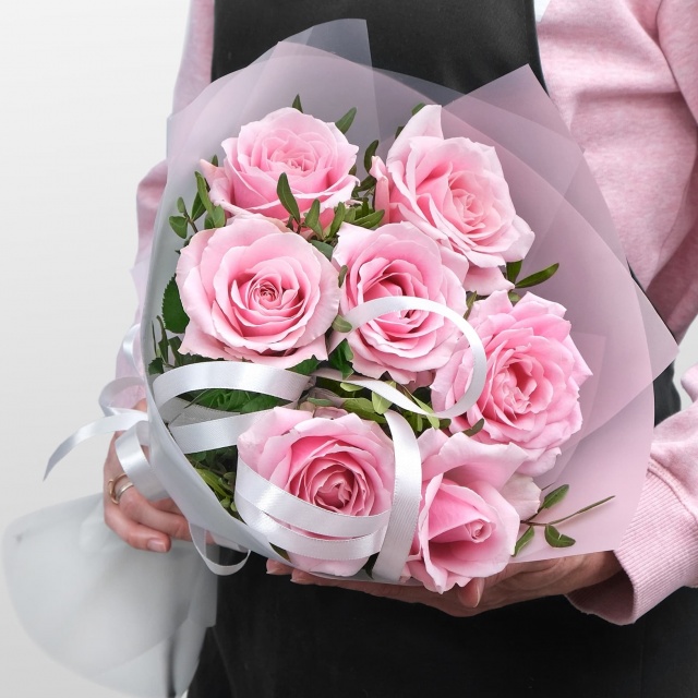 Букет из Роз Розовый 60 см «Изумруд»