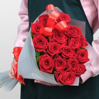 Букет из красных Роз 15 шт 60 см «Артемида»