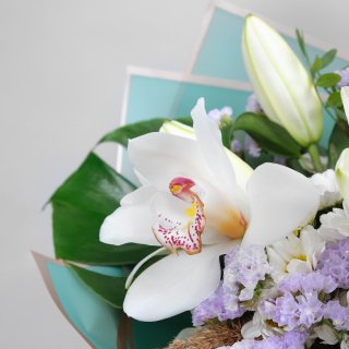 Букет из Тюльпанов и Орхидей «Чудный сад»