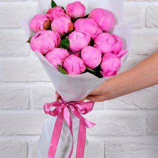 Букет из розовых пионов 13 шт «Розовая страсть»