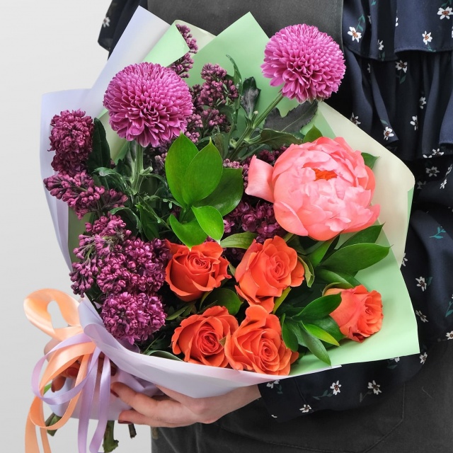 Букет из Роз, Пиона и Сирени «Три реки»