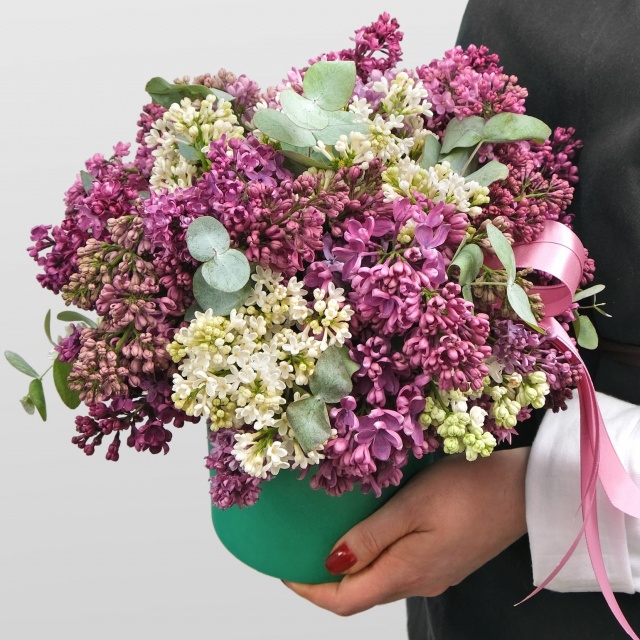 Композиция из Сирени «Анабель» с эвкалиптом