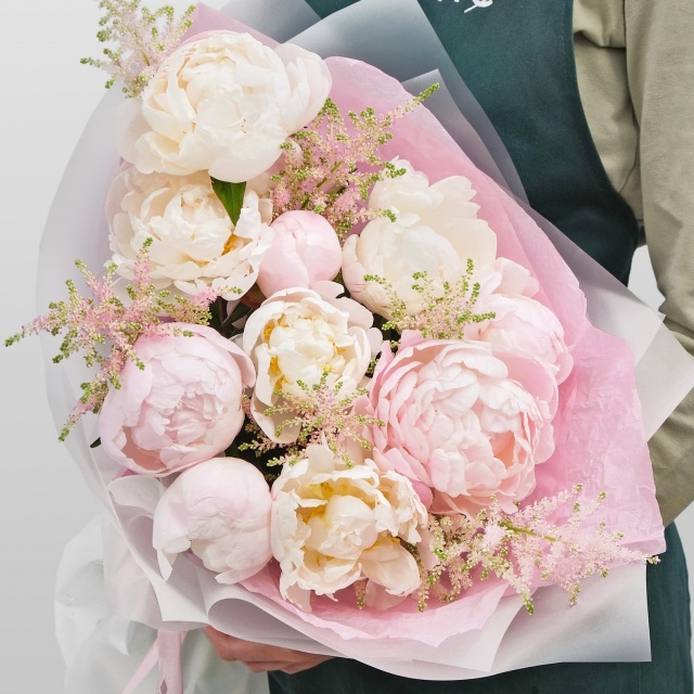 Букет из Пионов и Астильбы «Розовое Облачко»