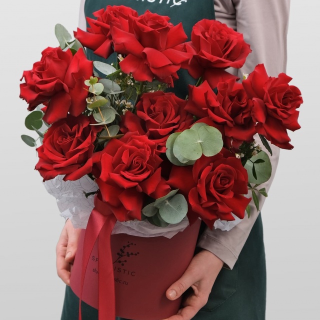 Композиция из красных Роз «Дерево счастья» с эвкалиптом