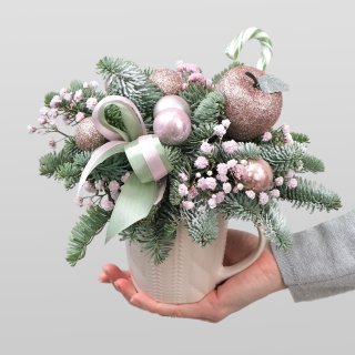 Композиция из Нобилиса и Гипсофилы «Новогоднее счастье»