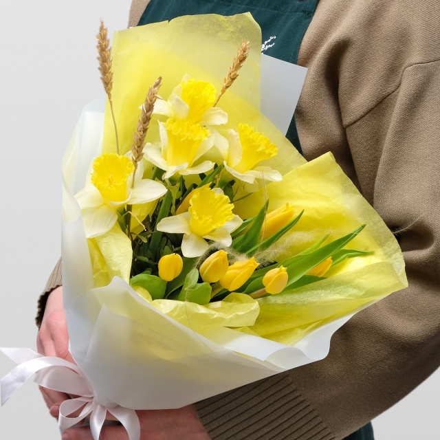 Букет из Тюльпана и Нарциссов «Солнечный рассвет» Букет из Тюльпана и Нарциссов «Солнечный рассвет»