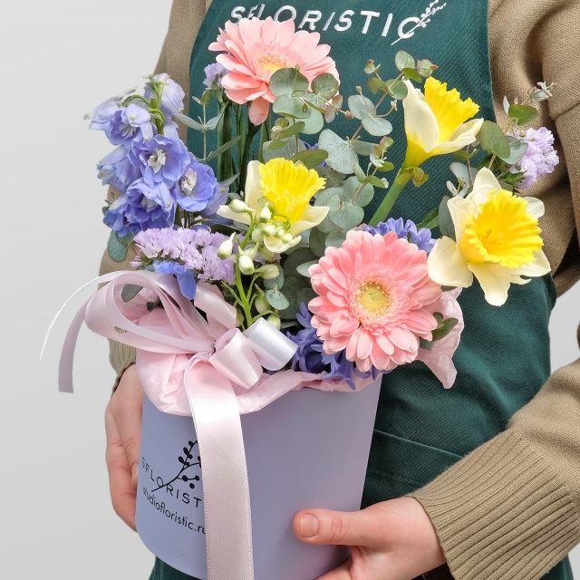 Композиция из Нарциссов, Гермини и Гиацинтов «Забава» Композиция из Нарциссов, Гермини и Гиацинтов «Забава»