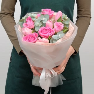 Букет из Тюльпанов и Роз «Цветочное вдохновение»