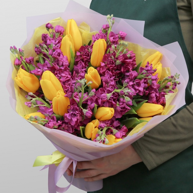 Букет из Тюльпанов и Маттиол «Жизнь в красках» Букет из Тюльпанов и Маттиол «Жизнь в красках»