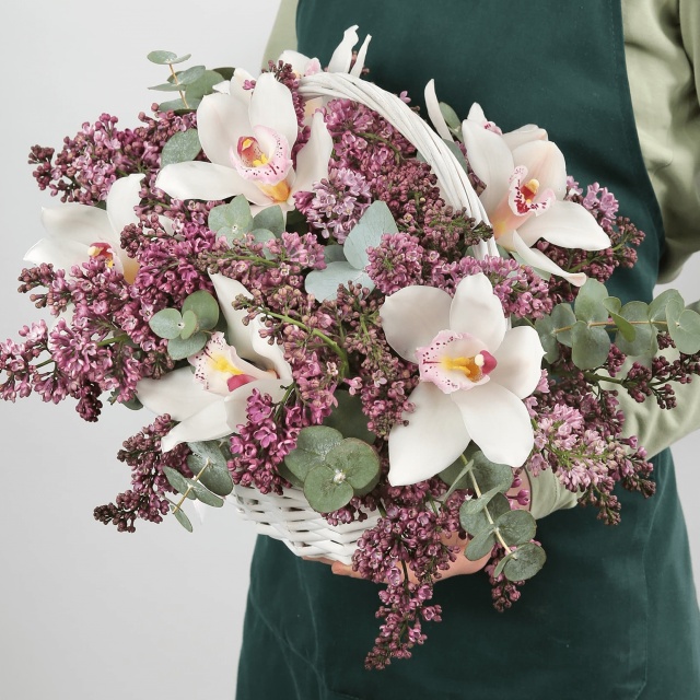 Композиция из Сирени и Орхидеи «Пышные ароматы»