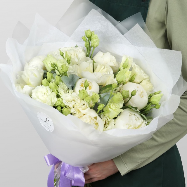 Букет из Пионов и Эустомы «Снежный вальс» Букет из Пионов и Эустомы «Снежный вальс»