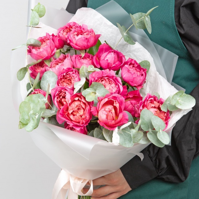 Букет из кустовых Роз «Словно в сказке»