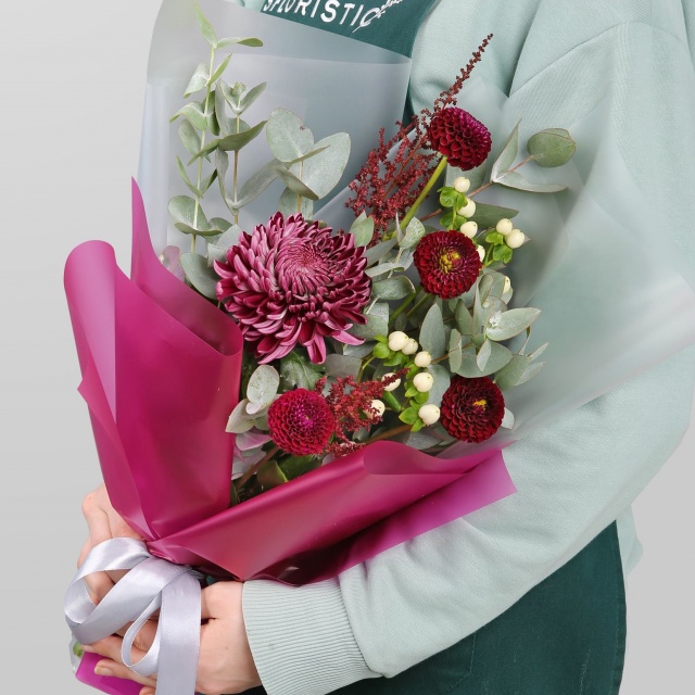 Букет из Хризантем и Георгин «Тайны Ночи» Букет из Хризантем и Георгин «Тайны Ночи»