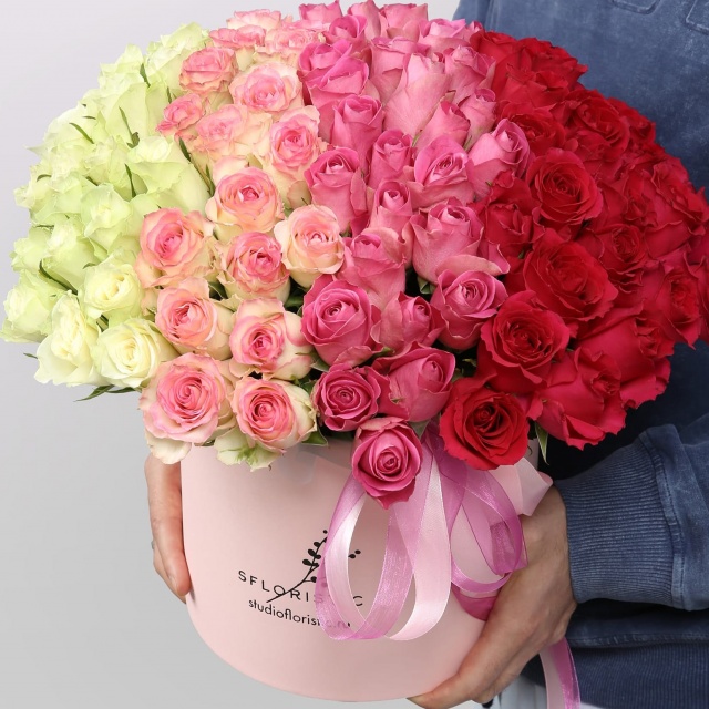 Композиция из Роз «Розарий счастья» в коробке