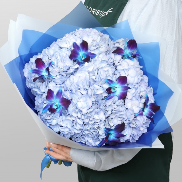 Букет из Гортензий и Орхидей «Фиалковый сон»