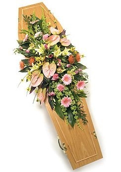 Траурная композиция из Антуриумов, Гербер и Хризантем «Мы с тобой»