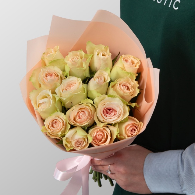 Букет Роз Кения 15 шт «Пыльный персик»