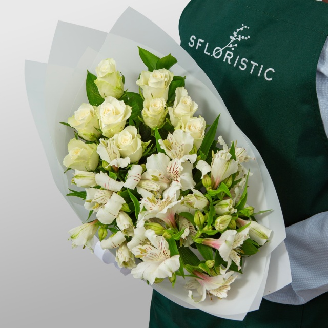 Букет из Роз Кения и Альстромерий «Белый парус»