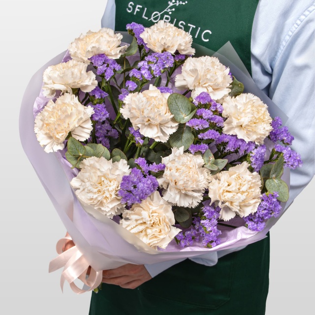 Букет из Диантуса и Статицы «Призрачный Вечер»