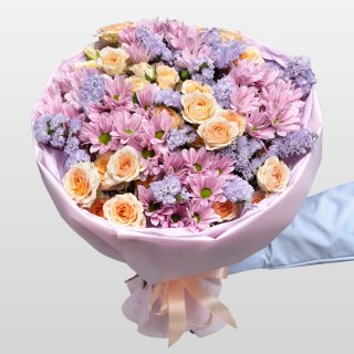 Букет из Кустовых Хризантем и Роз «Туманная заря»