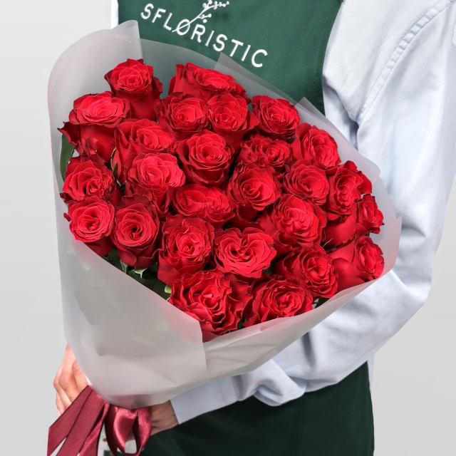 Букет Роз Кения 60 см 25 шт «Сердце на ладони»