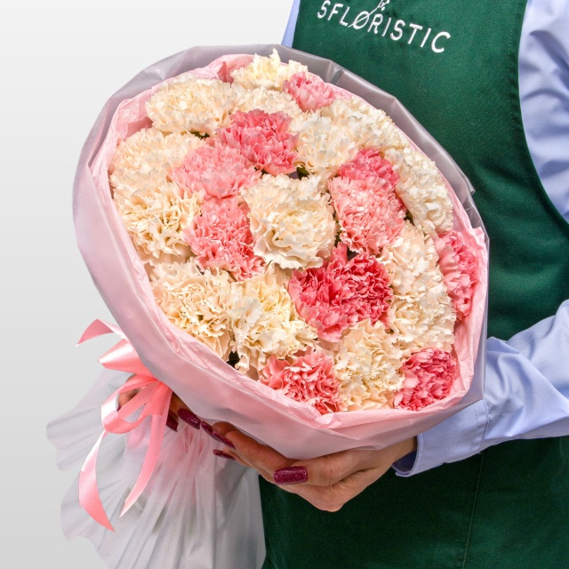 Букет из Гвоздик «Облака на рассвете»