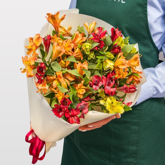 Букет Альстромерий «Танец пламени»