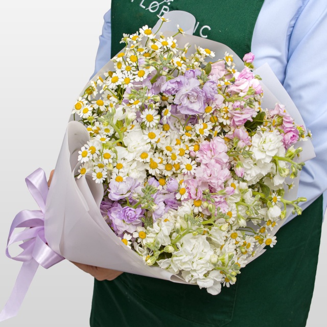 Букет из Ромашек и Маттиолы «Дикий Мед»