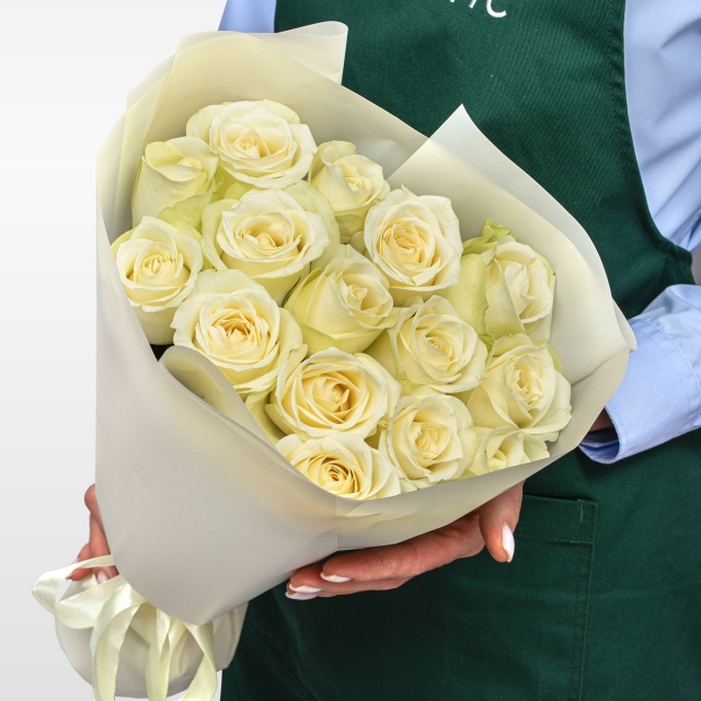 Букет Роз Кения 60 см 15 шт «Свет в сердце»