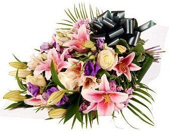 Траурный букет из Лилий, Роз и Хризантем «Похоронная лилия»